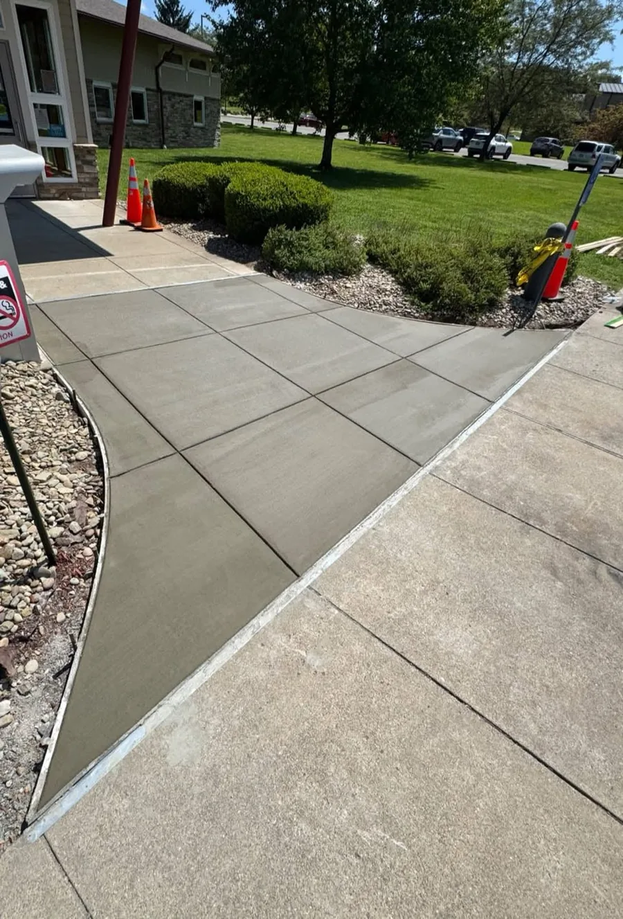Commercial walkway, broom finish by TH Concrete in Portsmouth, Ohio